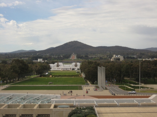 Now, I was probably somewhat unfair on Canberra. They are really quite good at monumental official architecture, even though the German in me has to stifle some internal trauma stirring inside to properly appreciate it. (And this photograph of the War Memorial does not capture the whole thing at its best.)